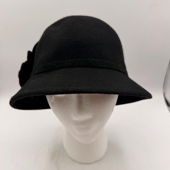 Nine West Black Wool Cloche Hat with Floral Accent – 60 cm - Picture 7 of 9